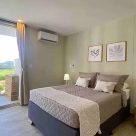 Indulge, Balcony Jacuzzi Apartamento