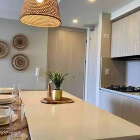Indulge, Balcony Jacuzzi Apartamento